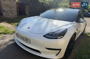 Седан Tesla Model 3 2023 в 