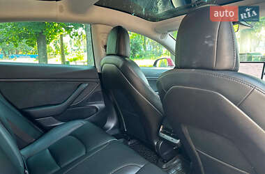 Седан Tesla Model 3 2020 в 