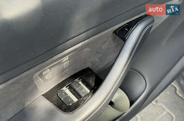 Седан Tesla Model 3 2018 в 