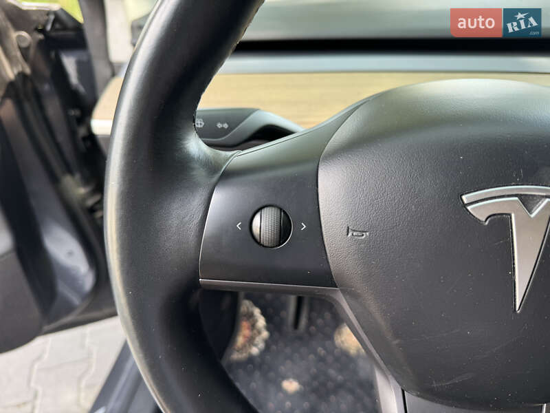 Седан Tesla Model 3 2018 в Киеве