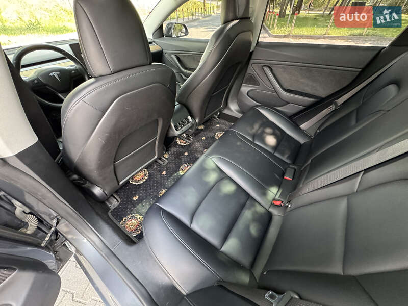 Седан Tesla Model 3 2018 в Киеве