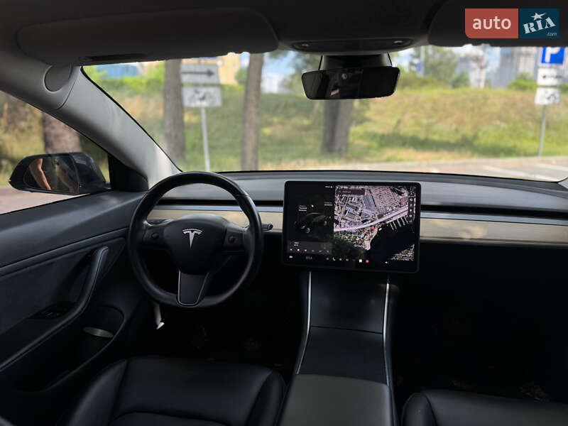 Седан Tesla Model 3 2018 в Киеве