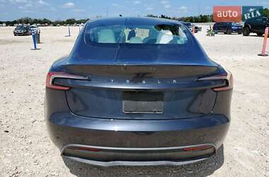 Седан Tesla Model 3 2025 в 