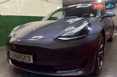 Седан Tesla Model 3 2022 в 