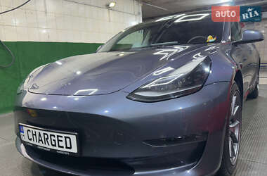 Седан Tesla Model 3 2022 в 