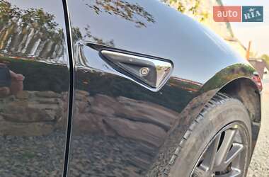Седан Tesla Model 3 2018 в 
