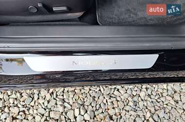 Седан Tesla Model 3 2018 в 