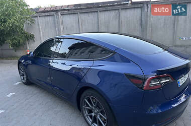 Седан Tesla Model 3 2021 в 