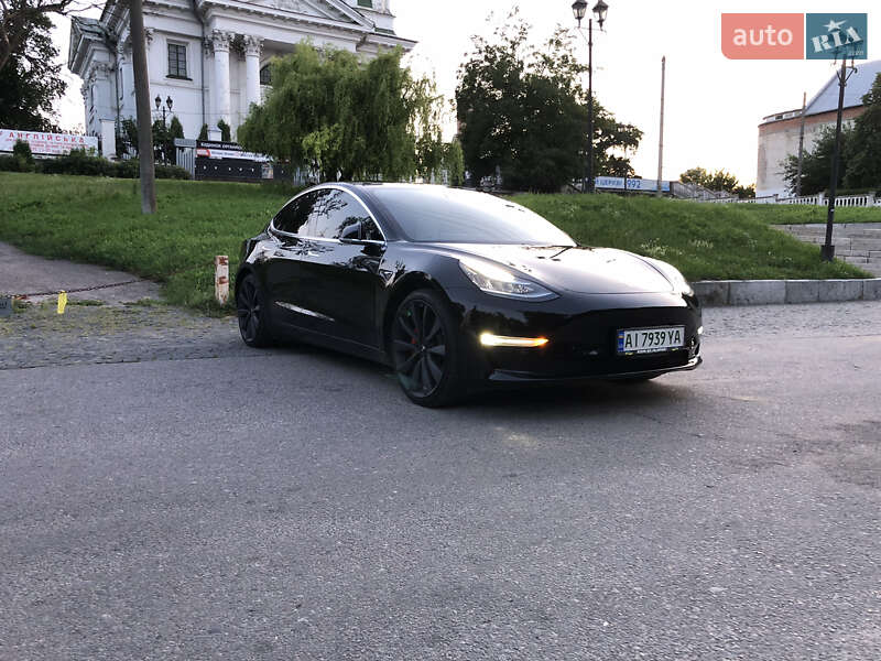 Седан Tesla Model 3 2019 в Києві