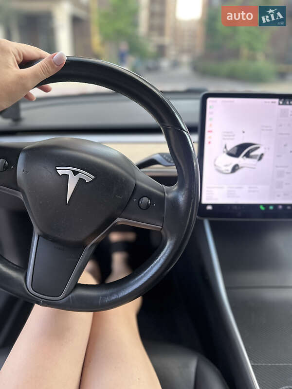 Седан Tesla Model 3 2018 в Софиевской Борщаговке