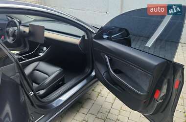 Седан Tesla Model 3 2019 в 