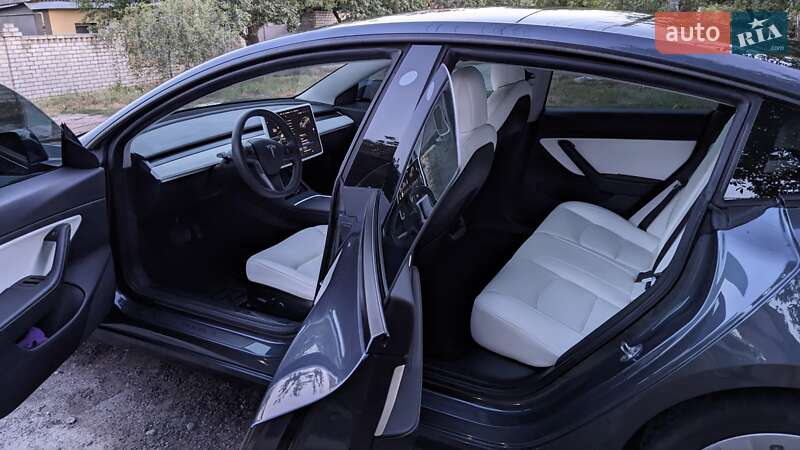 Седан Tesla Model 3 2021 в Харькове