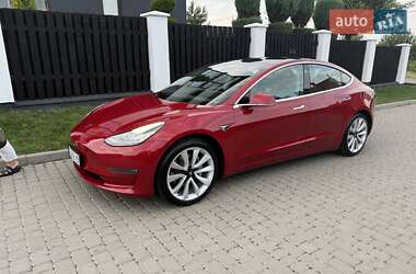 Седан Tesla Model 3 2018 в Львове