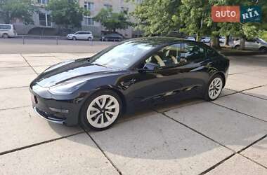 Седан Tesla Model 3 2023 в 