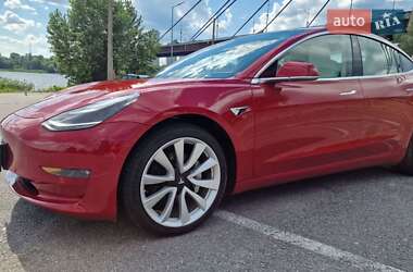 Седан Tesla Model 3 2018 в 