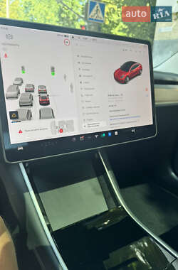 Седан Tesla Model 3 2020 в 
