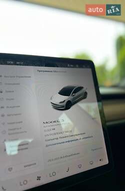 Седан Tesla Model 3 2020 в 