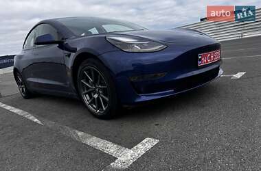 Седан Tesla Model 3 2021 в 
