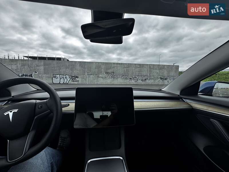 Седан Tesla Model 3 2021 в Львове