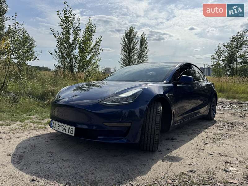 Седан Tesla Model 3 2018 в Киеве