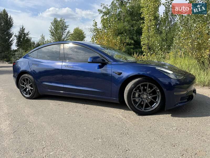 Седан Tesla Model 3 2018 в Киеве