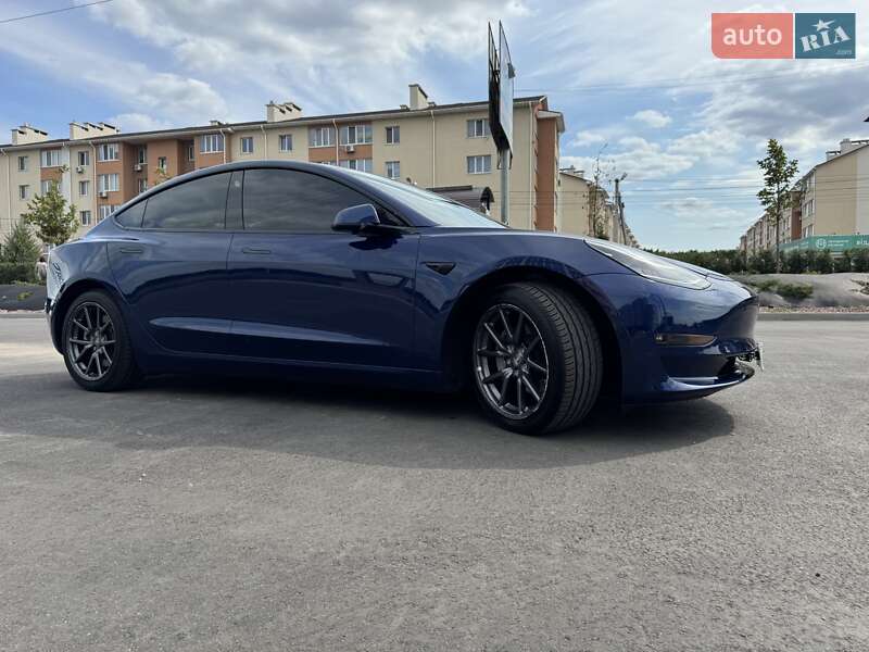 Седан Tesla Model 3 2018 в Киеве