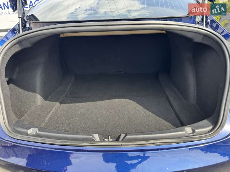 Седан Tesla Model 3 2018 в Киеве