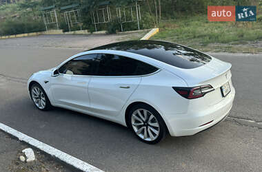 Седан Tesla Model 3 2020 в Черкасах