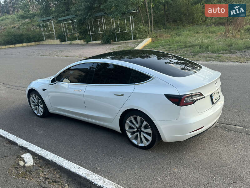 Tesla Model 3 2020