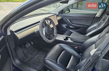Седан Tesla Model 3 2021 в 