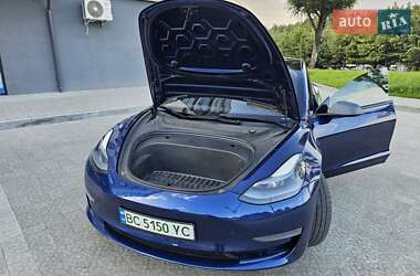 Седан Tesla Model 3 2021 в 