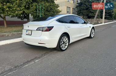 Седан Tesla Model 3 2020 в 