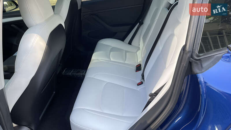 Седан Tesla Model 3 2022 в Одессе