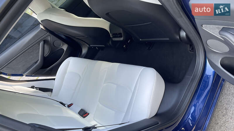 Седан Tesla Model 3 2022 в Одессе