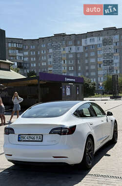 Седан Tesla Model 3 2020 в 