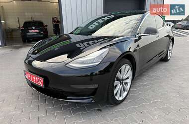 Седан Tesla Model 3 2019 в 