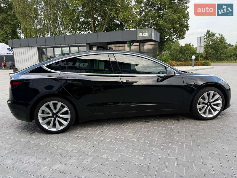 Седан Tesla Model 3 2019 в Владимире