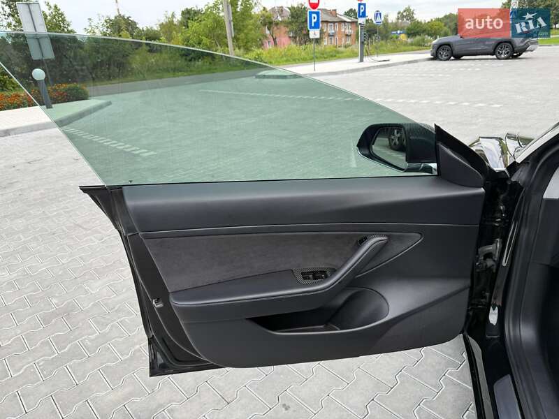 Седан Tesla Model 3 2019 в Владимире