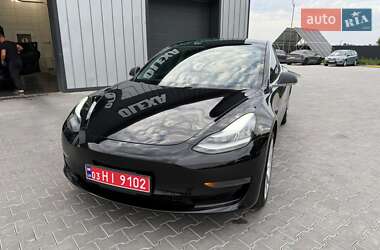 Седан Tesla Model 3 2019 в 