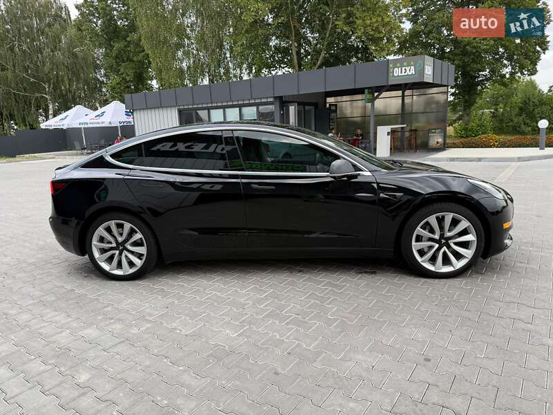 Седан Tesla Model 3 2019 в Владимире