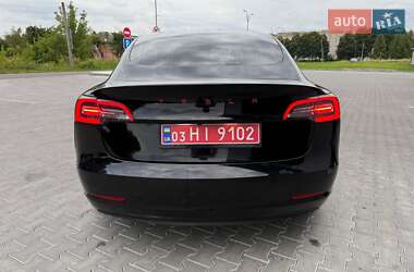 Седан Tesla Model 3 2019 в 