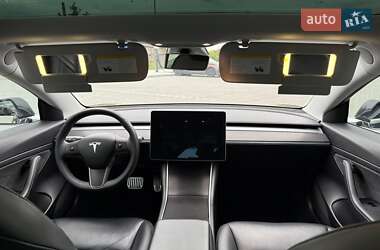 Седан Tesla Model 3 2019 в 