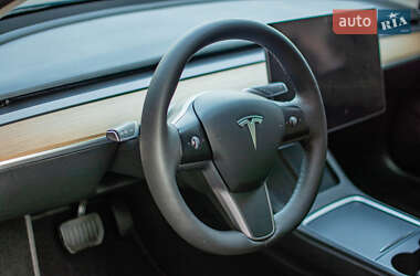 Седан Tesla Model 3 2021 в 