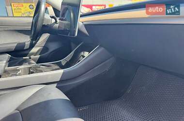 Седан Tesla Model 3 2018 в 