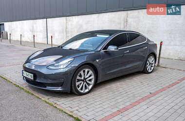Седан Tesla Model 3 2020 в 