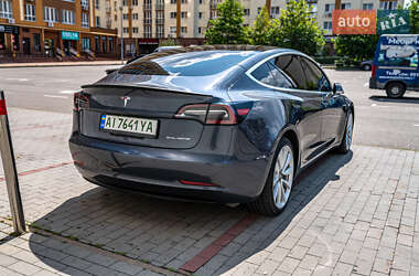 Седан Tesla Model 3 2020 в 