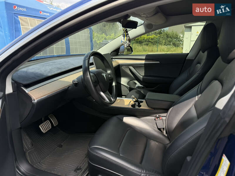 Седан Tesla Model 3 2018 в Києві