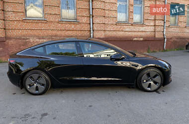 Седан Tesla Model 3 2021 в 