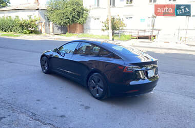 Седан Tesla Model 3 2021 в 