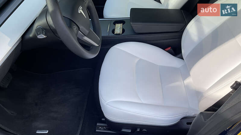 Седан Tesla Model 3 2022 в Одессе